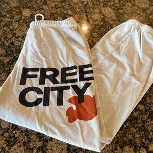 FREECITYlarge sweatpant - chalk/orange XS